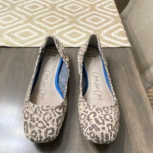 TOMS Brown / White leopard print flats size 9